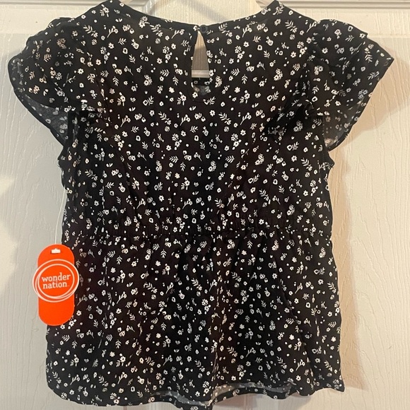 🔴3/$12 Girls Wonder Nation Flower Printed Black and White Woven Ruffle Top! NWT! - Picture 3 of 5